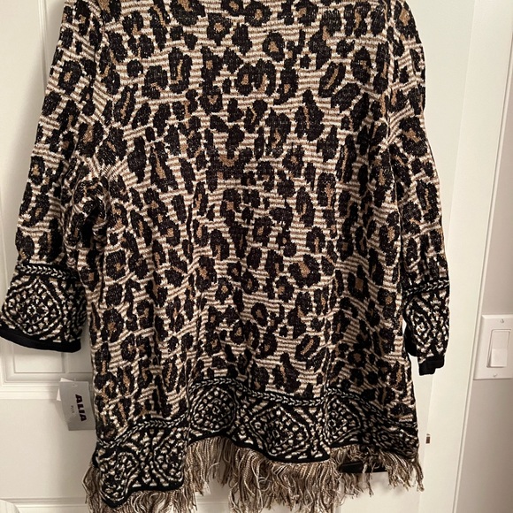 Animal print sweater size 1X - Picture 4 of 8